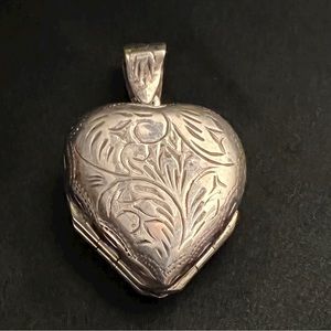 Silver heart Locket